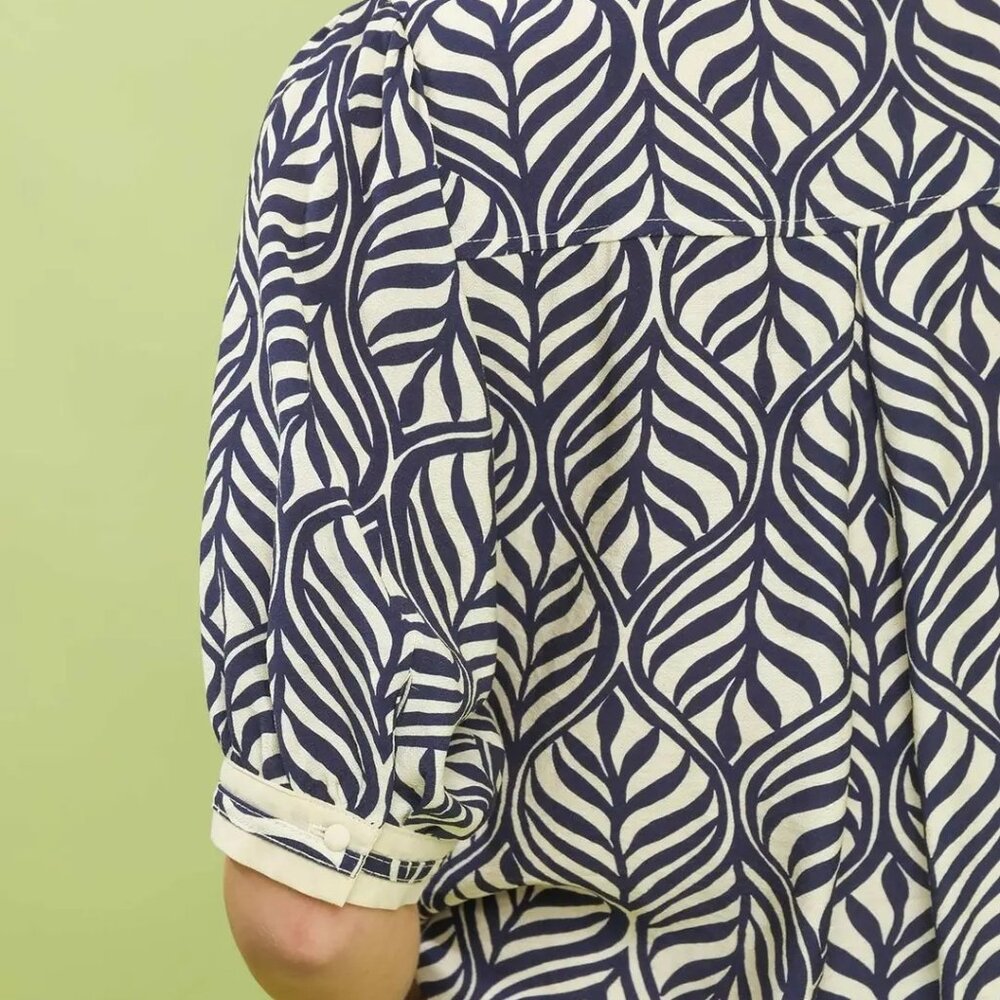 Umgee Geometric‎ Leaf Print Popover Top - Picture 4 of 5